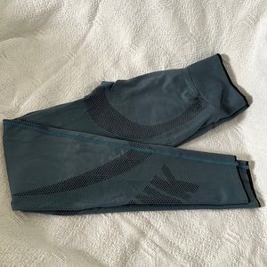 Victoria’s Secret Pink Active Seamless Workout Leggings